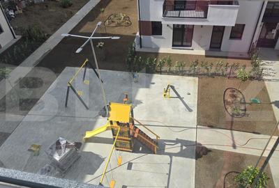 Apartament cu 3 camere decomandat în Micro 16