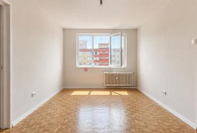 Apartament cu 2 camere semidecomandat în Centrul Civic