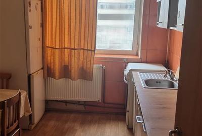Apartament 3 camere de vanzare - Ostroveni, decomandat, etaj 7/10, 2 băi - 6