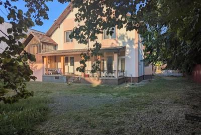 Casă individuală cu 5 camere în Aradului