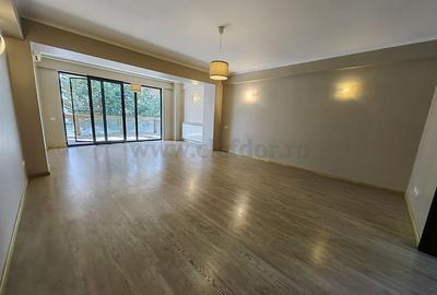 Apartament cu 3 camere decomandat, mobilat în Iancu Nicolae