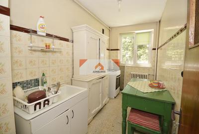 3 cam, Et 1/10, Metrou Favorit,  ANVELOPAT, bloc de tip E, Circular - 10