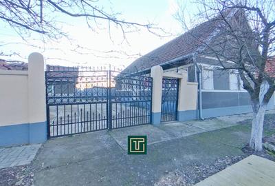 Casă individuală cu 5 camere în Cermei