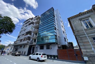 Birou, 110 mp în Universitate