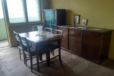 Apartament cu 2 camere semidecomandat în Iancului