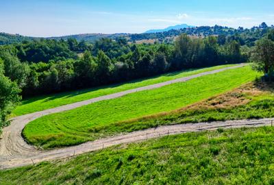 Teren intravilan zona Bran-Tohanita,langa padure intre 500 si 1000 m - 5