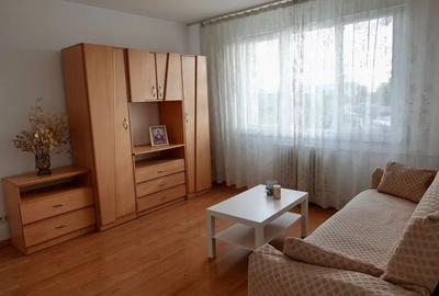 Apartament cu 3 camere semidecomandat, mobilat în Basarab