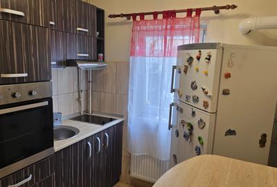 Inchiriez garsoniera decomandata in Deva, zona Zamfirescu, etaj 2 - 4