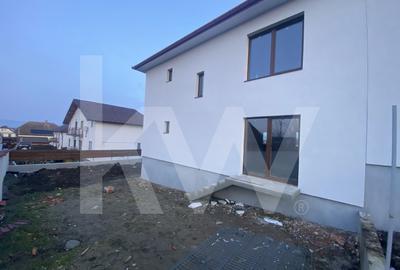 Duplex cu 4 camere în Șura Mică