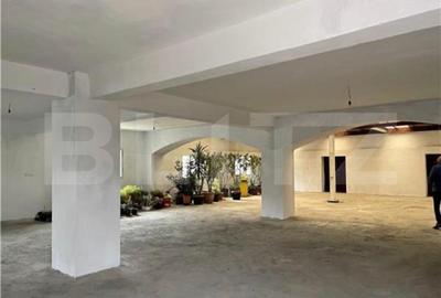 Spațiu comercial, de 270.00 mp, în Dâmbovița