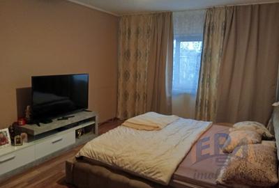 Apartament cu 2 camere decomandat în Valenta