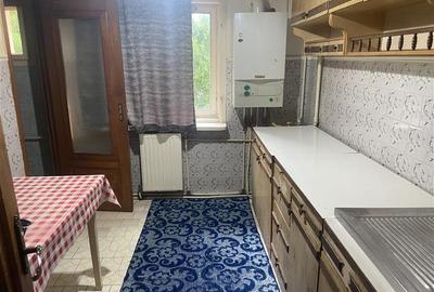 Apartament 3 camere , zona supermarket Lidl (fosta Autogara)et 1 din 3 , 81 mp , - 18