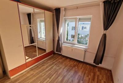 Apartament cu 2 camere decomandat în Basarabia