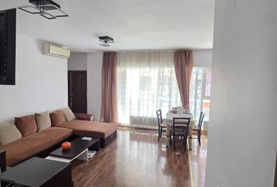 Apartament cu 3 camere decomandat în Titan