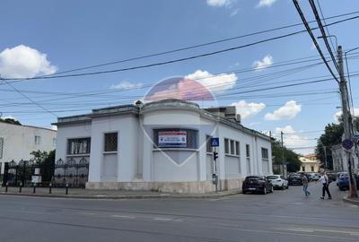 Cladire simbolica de inchiriat -Centrul Istoric Ploiesti - 1