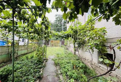 Apartament cu 4 camere decomandat în Sub Arini