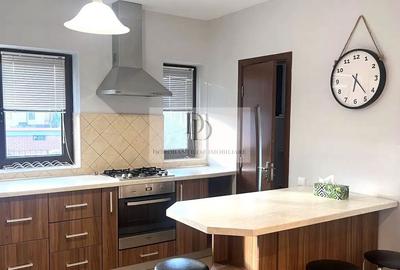 Apartament cu 3 camere decomandat, mobilat în Europa
