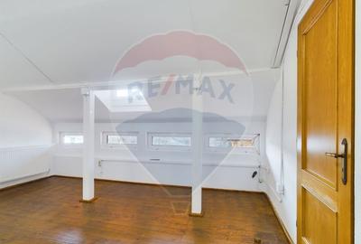 Casa cu 5 camere de inchiriat 210 mp | Eroii Revolutiei - 26