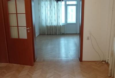 Apartament cu 2 camere semidecomandat în Floreasca