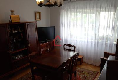 Apartament cu 3 camere, Decomandat, Zona Pacurari - 16