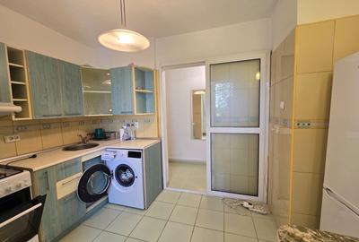 Apartament cu 3 camere semidecomandat în Baba Novac