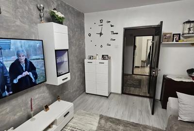Apartament cu 3 camere decomandat, mobilat în Mircea cel Bătrân