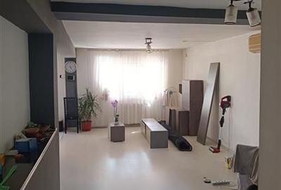 Casă individuală cu 9 camere în Colentina