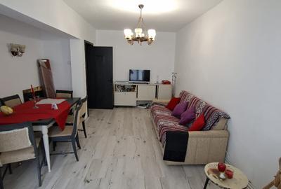 Ocazie - Centru (V.Alecsandri) - 3 camere / 2 bai / 2 balcoane - 82 mp - etaj 3 - 3