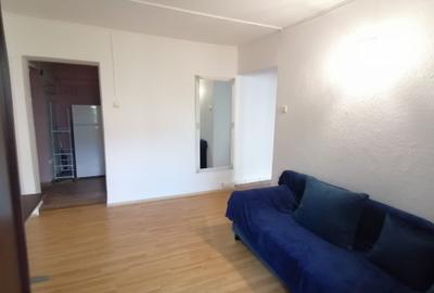 Apartament cu 2 camere decomandat în Podu Roș