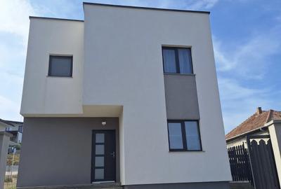 Casă individuală cu 4 camere în Dezmir