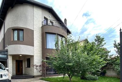 Casă individuală cu 5 camere în Pipera