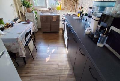 Apartament cu 4 camere semidecomandat, mobilat în Mărgeanului