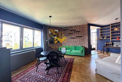 Apartament cu 3 camere semidecomandat, mobilat în Central