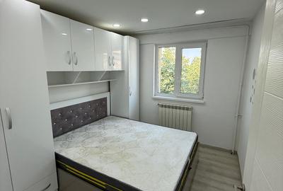 Apartament cu 3 camere semidecomandat în Arcu