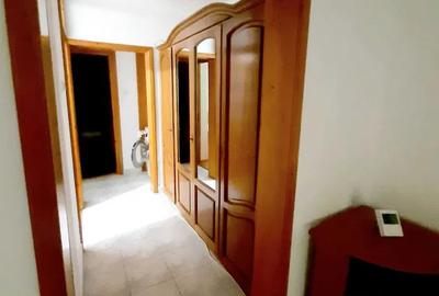 Apartament cu 3 camere decomandat, mobilat în Păcurari