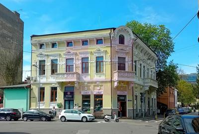 Casă cu 27 camere în Armeneasca