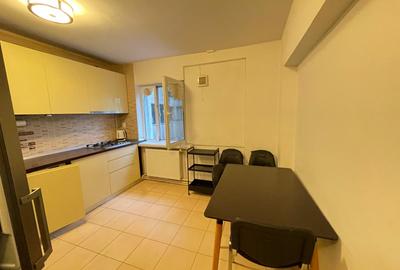 Apartament cu 3 camere semidecomandat, mobilat în Podu Roș