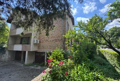 Proprietate rară și unică. Apartament în vila cu teren și garaj subteran - 2