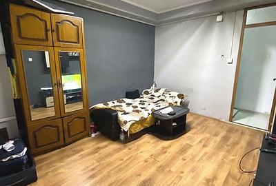 Apartament cu 4 camere decomandat în