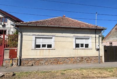 Casă individuală cu 4 camere în Aurel Vlaicu