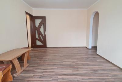 Apartament cu 2 camere semidecomandat în Tractorul