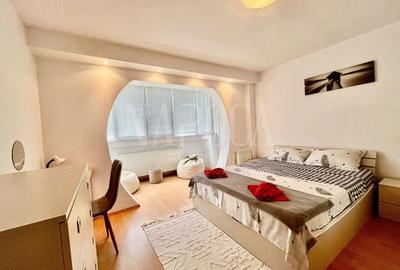 Apartament cu 3 camere decomandat în Plopilor