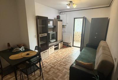 Apartament cu 2 camere decomandat în Casa de Cultură
