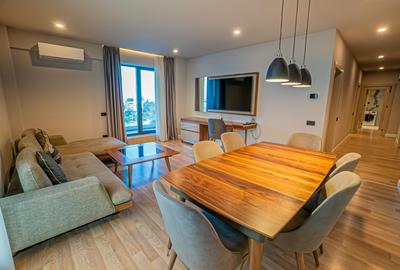Apartament cu 4 camere decomandat, mobilat în Tomis Nord