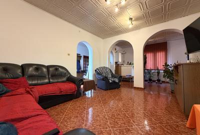 Casa individuala 6 camere, 165 mp utili, 641 mp teren - Ghiroda - 1