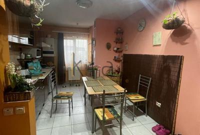 Apartament de vanzare 3 camere zona Intre Lacuri - 3