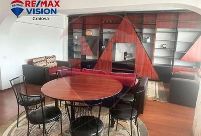 Apartament cu 4 camere de vânzare în zona Central - 4