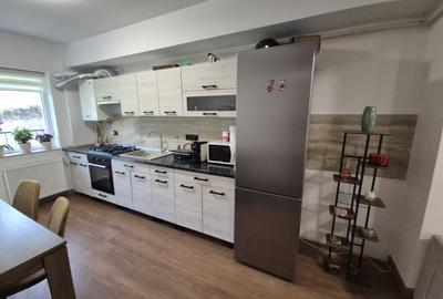 Apartament 3 camere, 62mp, 2 garaje, balcon 12mp, zona Sesul de Sus - 5