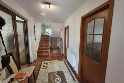 Oportunitate! Vila deosebita, P+M inalta, zona excelenta, Valu lui Traian! - 3