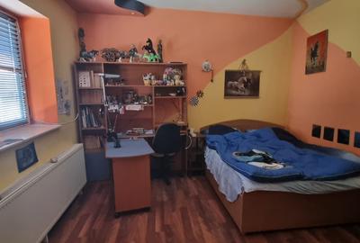 Vand casa in Pitesti, ultracentral, strada Rahovei - 8